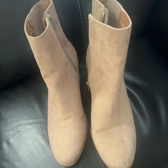 Universal Thread Shoes - Universal Thread Beige Ankle Booties